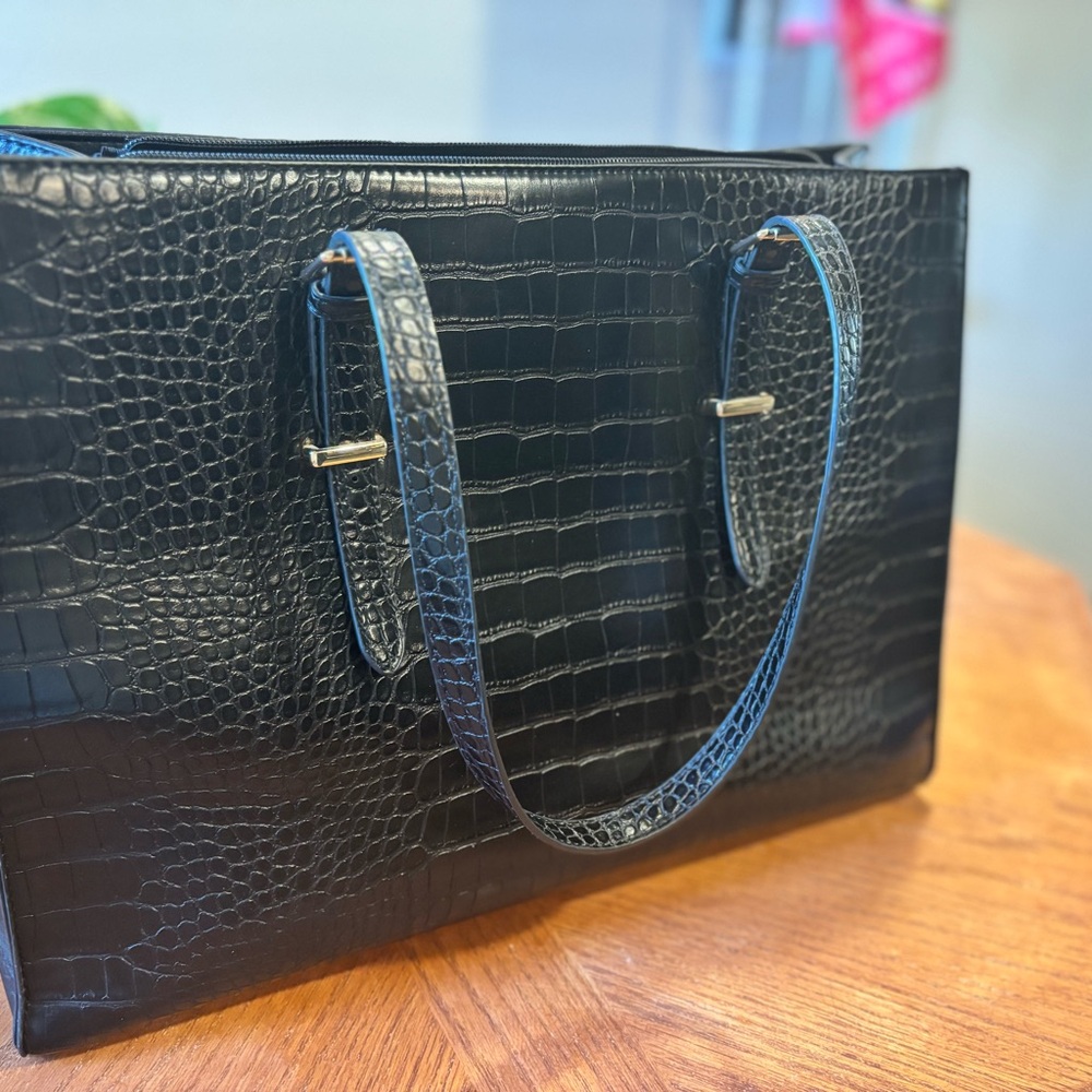 Elegant Black Crocodile-Embossed Tote Bag